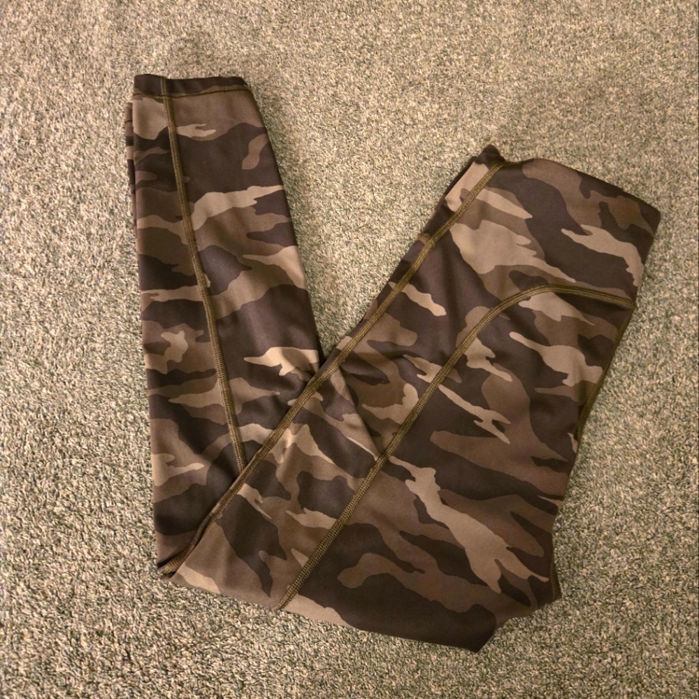 Athleta cameo green 7/8 leggings